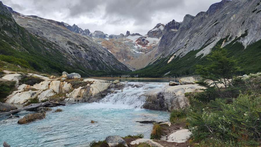 From Ushuaia: Tierra del Fuego Emerald Lagoon Trekking Tour - What the six-hour schedule feels like