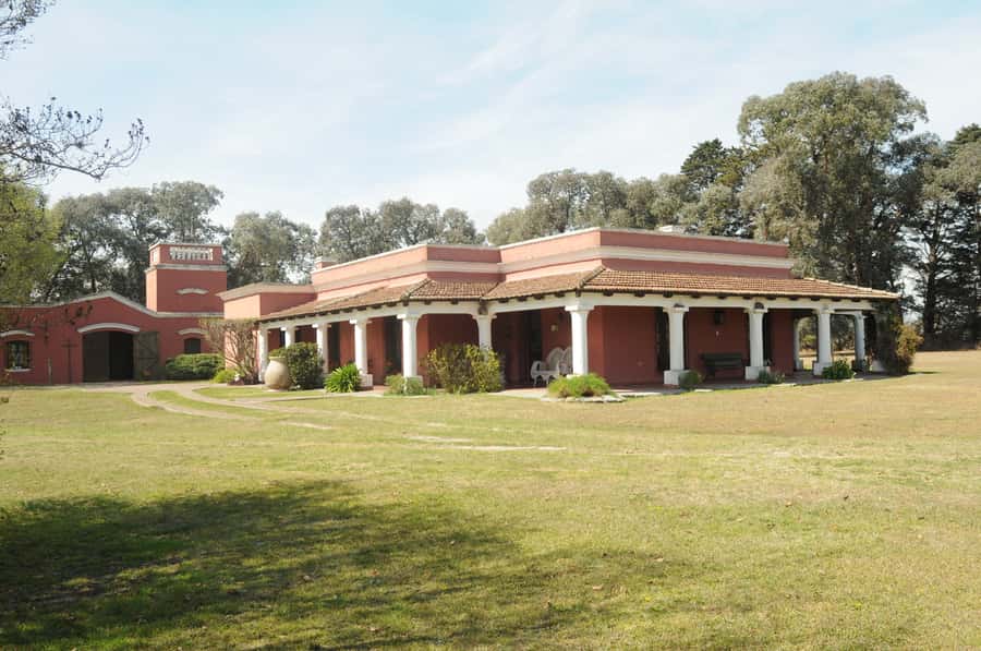 Full-Day at Santa Susana Ranch with BBQ, Drinks and Show - The barbecue lunch and live tango