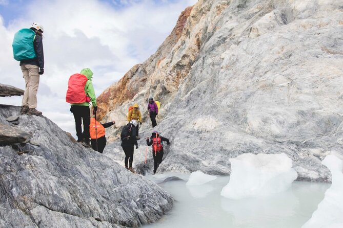Full Day Reduced Tour to the Ojo del Albino Glacier in Argentina - Tierra Mayor Valley and Sierra Alvear views