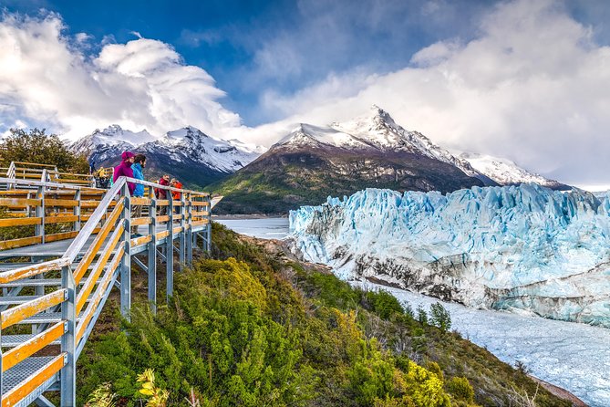 Gourmet Glaciers Navigation - The day begins with an early ride from El Calafate