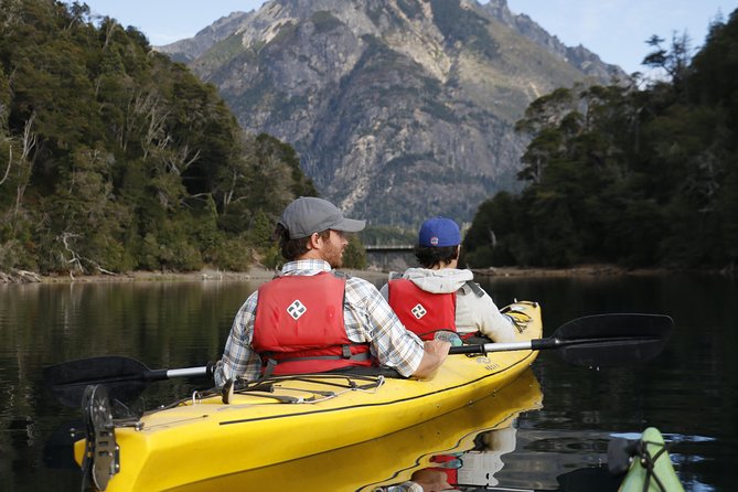 Half a day of kayaking on Lake Moreno in private service - Getting ready at Arroyo Angostura
