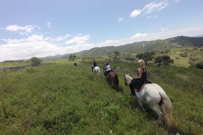 Horseback riding through the Sierras - A full day at El Rosal ranch