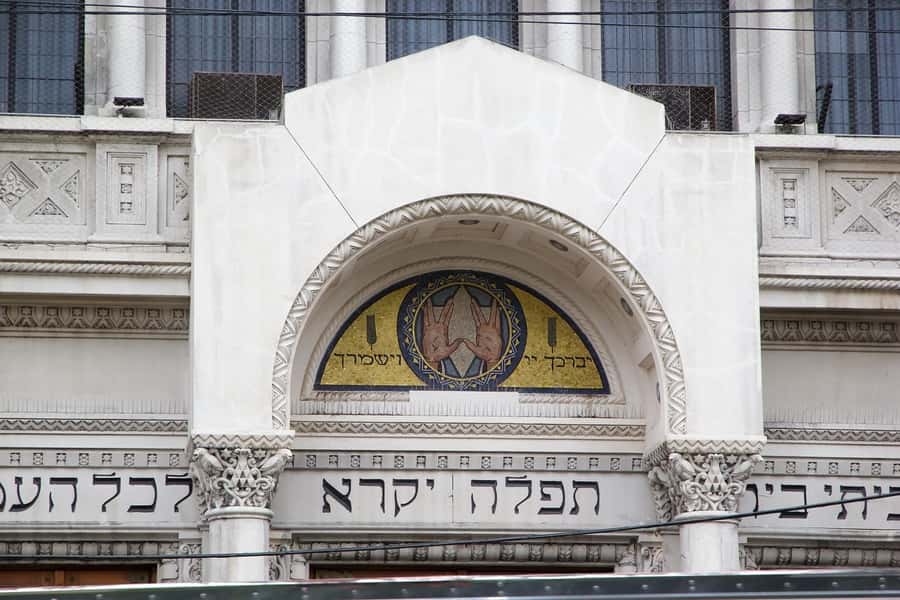Jewish Sites Buenos Aires Private Walking and Car Tour - What the four-hour car option adds