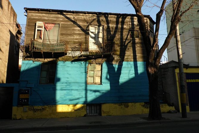 La Boca, a collective creation: Port, immigrants, arts and football - Finishing beside La Bombonera