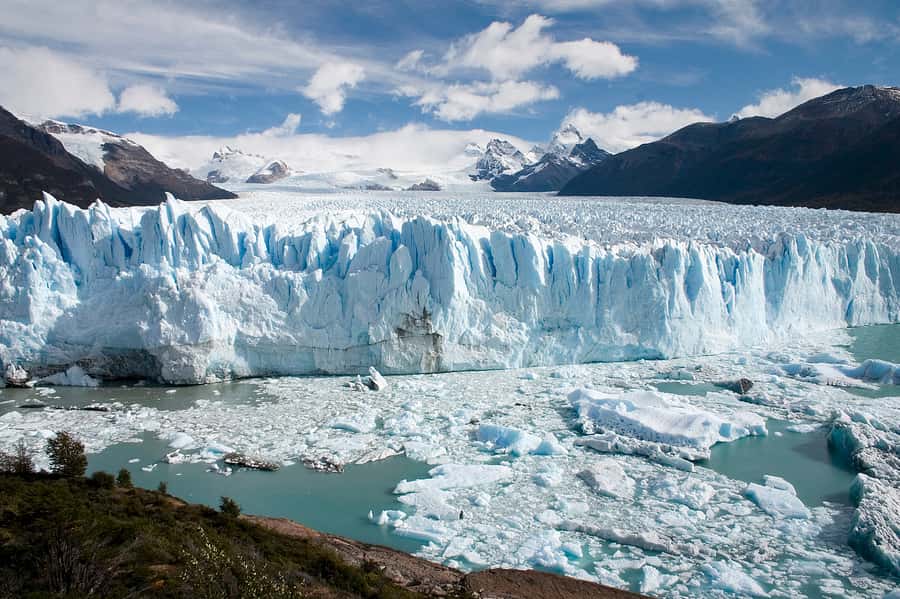Los Glaciares National Park and Perito Moreno Glacier Tour - Waiting for ice calving