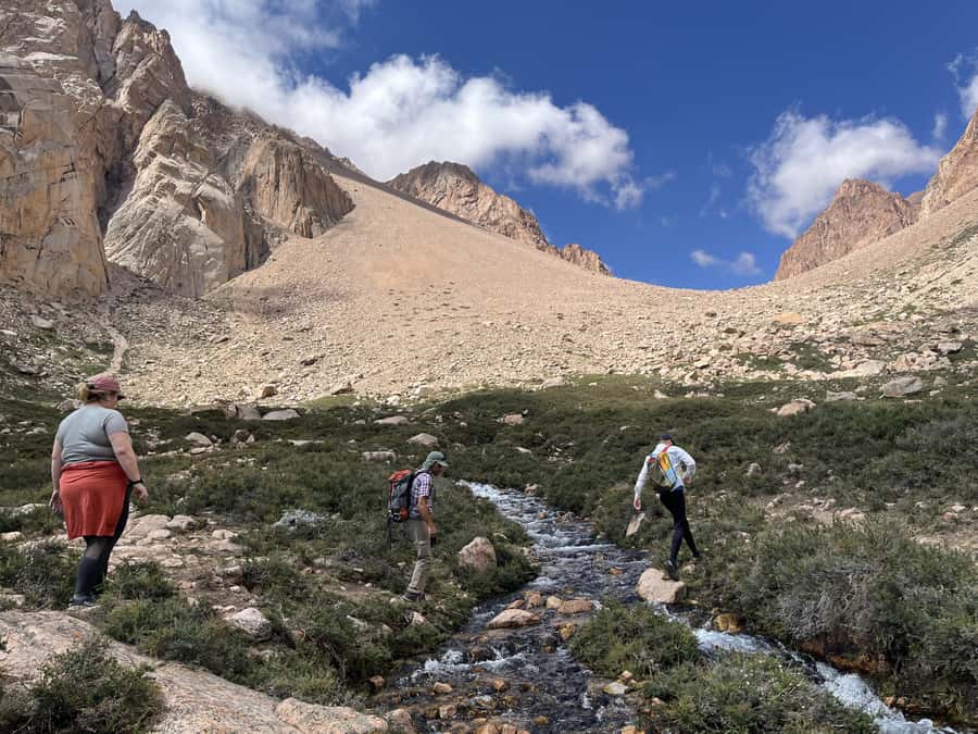 Mendoza: Hiking, Meditation & Yoga in the Andes with Lunch - Sound meditation and time without screens