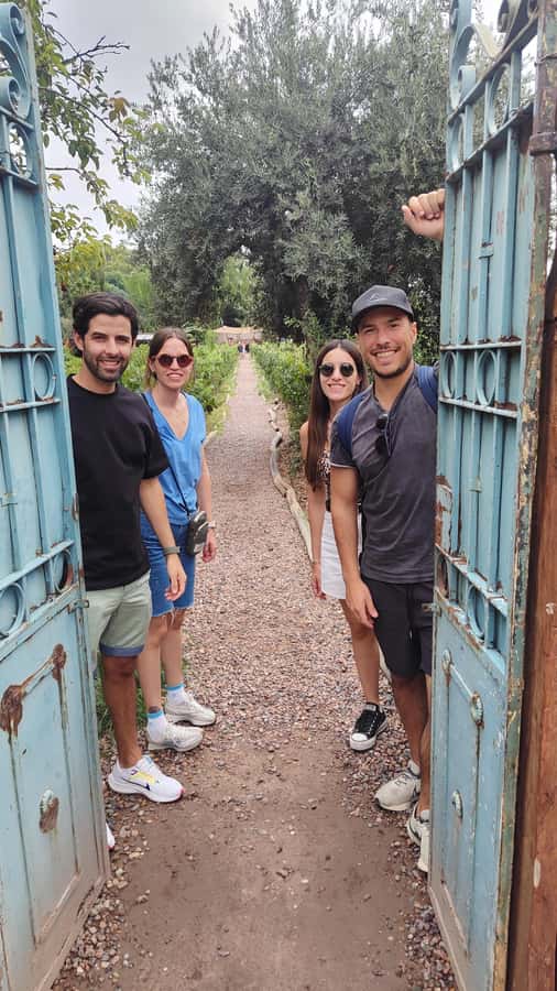 Mendoza: Top Wineries Guided Tour with Transportation - The second stop: smaller producers and more personal visits