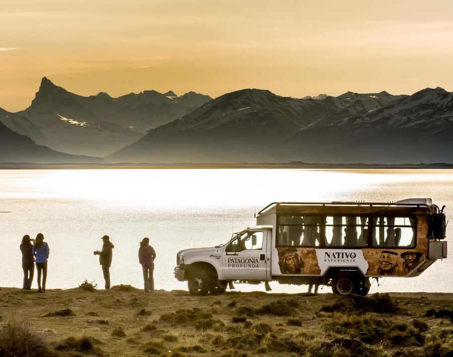 NATIVE EXPERIENCE - LAKES AND CAVERNS - Reaching the cave paintings by the lake