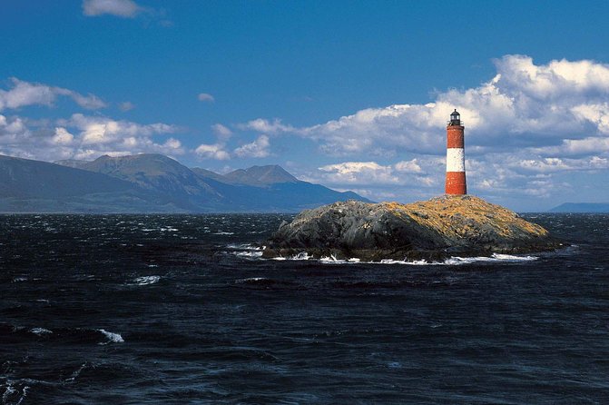 Navigate through the Beagle Channel: Seal, Bird & Penguin Islands - Why the Beagle Channel is worth your time