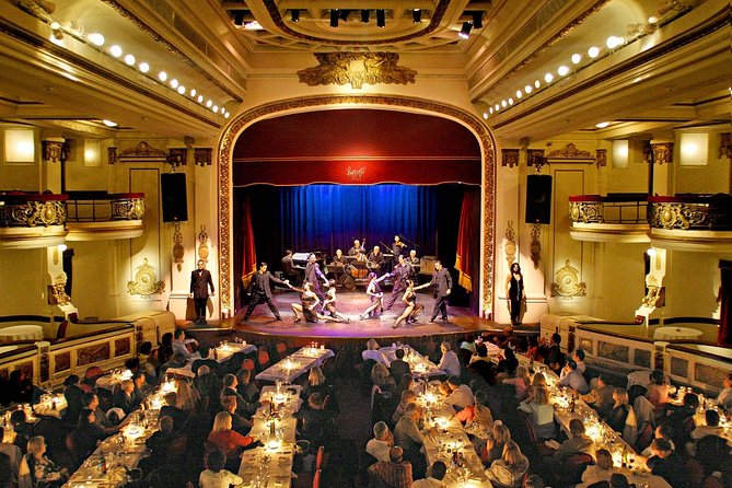 Palacio Tango: Tango Show at the Piazzolla Theater - The tango lesson and pre-show wait