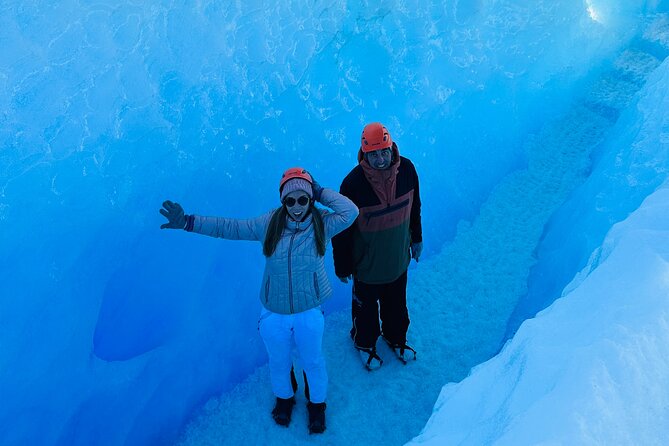 Perito Moreno Full Day Minitrekking with Transfer and Walkways - The first walk beside the lake