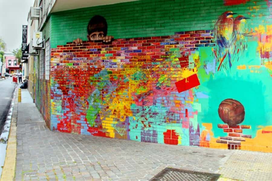 Premium Argentinian Wine and Malbec Tasting & Urban Art Tour - What the guide adds to the three-hour format