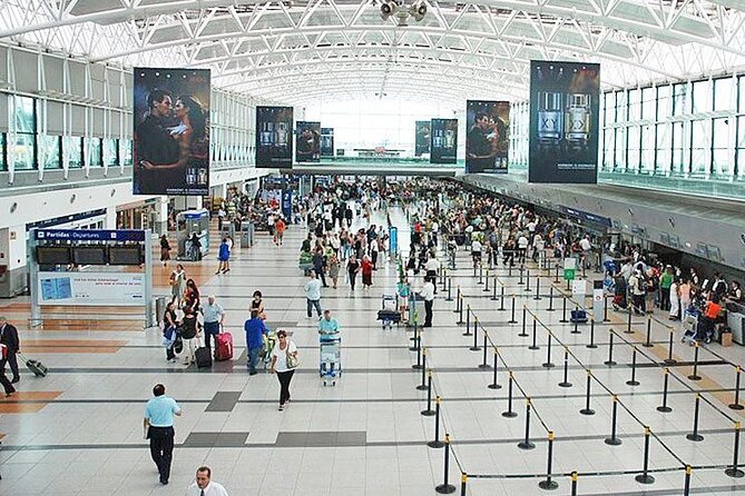 Private Airport Transfer in or out with english speaking driver. - What happens between the airport and your hotel