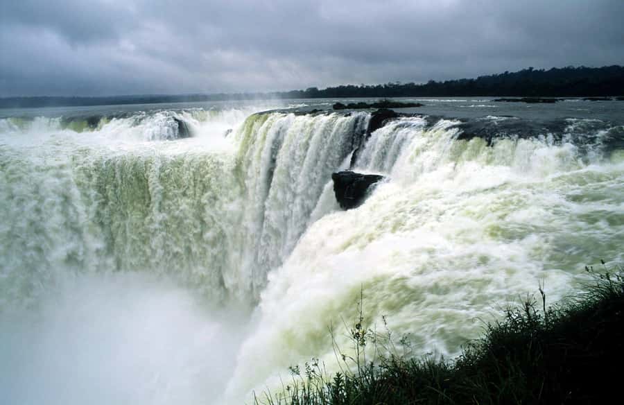 Puerto Iguazu: Argentine Falls & Great Adventure Boat - Key points