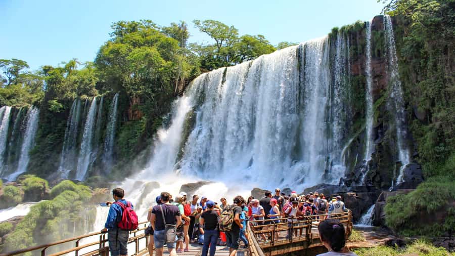 Puerto Iguazu: Argentine Falls & Great Adventure Boat - Lunch and the break before the boat