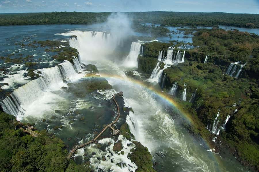 Puerto Iguazú: Brazilian Falls Half-Day Panoramic Tour - Why the Brazilian side changes your view of Iguazu Falls