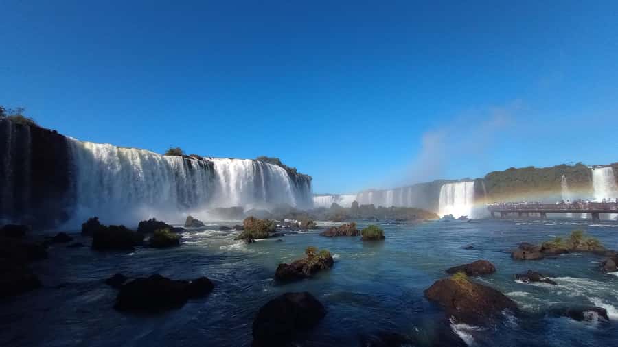Puerto Iguazú: Brazilian Falls Half-Day Panoramic Tour - A guide adds more than directions