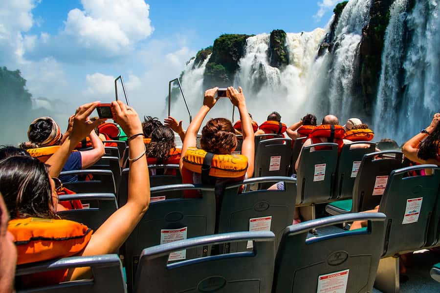 Puerto Iguazú: Iguazú Falls Adventure with 4WD & Boat Ride - The approach to Three Musketeers Falls