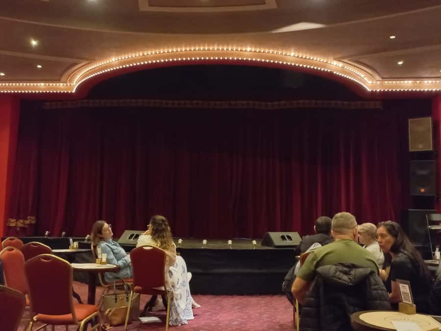 Puerto Iguazú: Madero Tango Show with Optional Dinner - Choosing between the show and the six-course dinner