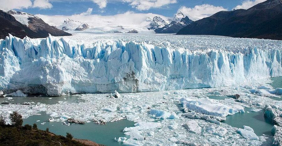 Puerto Natales: Day Trip to Perito Moreno Glacier Argentina - Seeing the glacier from the park