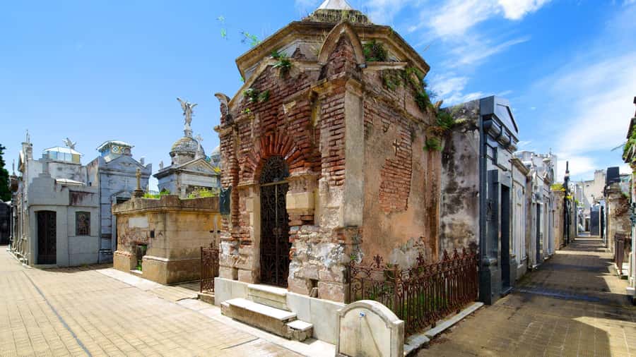 Recoleta & Cemetery for curious people - Recoleta Cemetery as a map of power