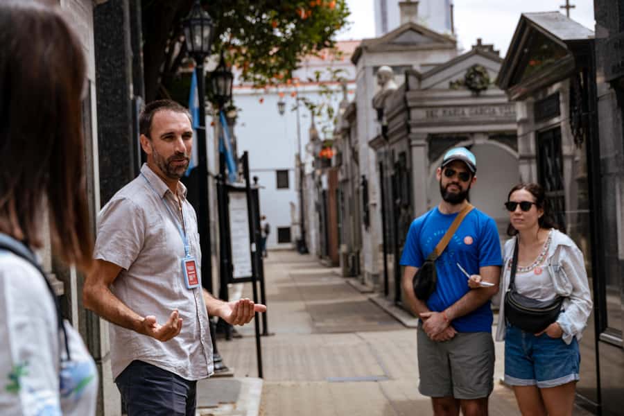 Recoleta Cemetery - Small Group Tour of History & Secrets - What the guide adds to art and architecture