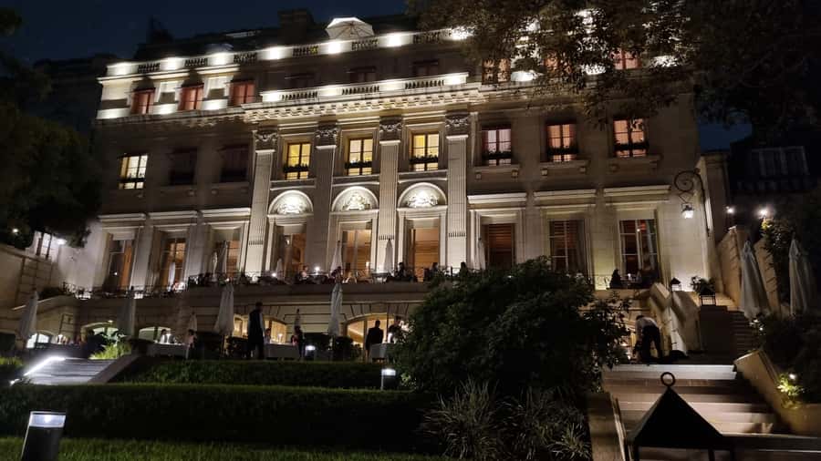 Recoleta Walking Tour and Live Jazz Show - Embassy buildings and the Arroyo district