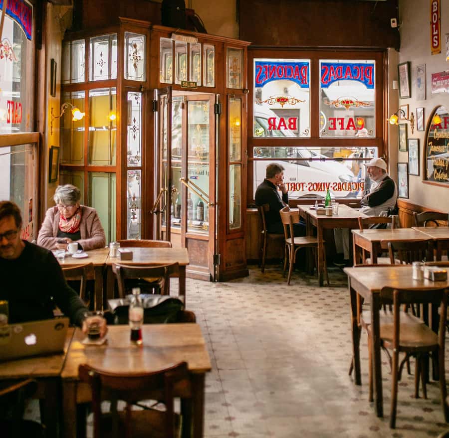 San Telmo: Historical Guided Tour with Street Food & Drinks - Key things to know before you book