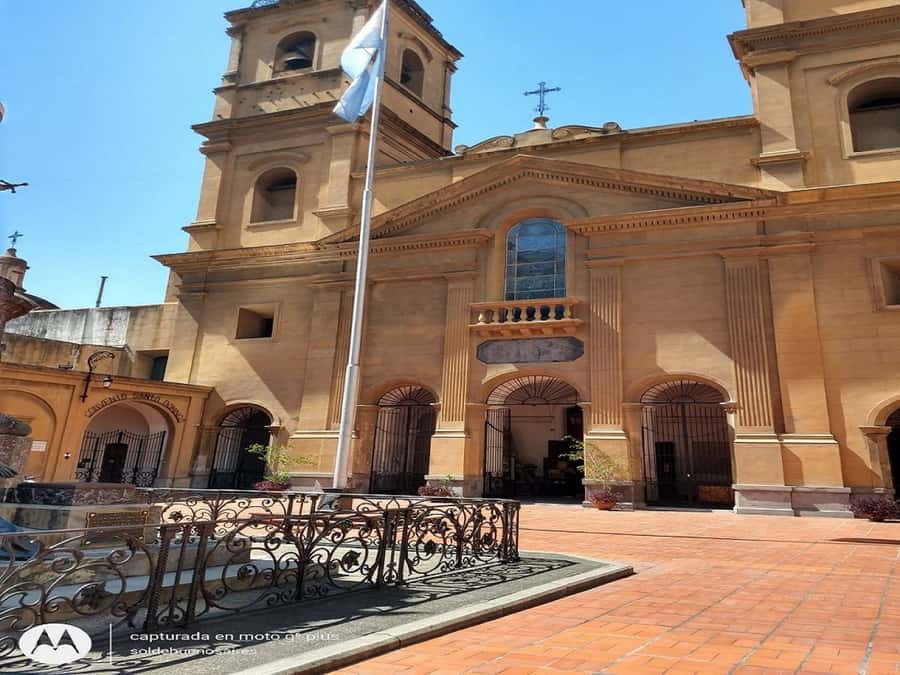 San Telmo Private Guided amazing Walking Tour - San Telmo in 150 minutes