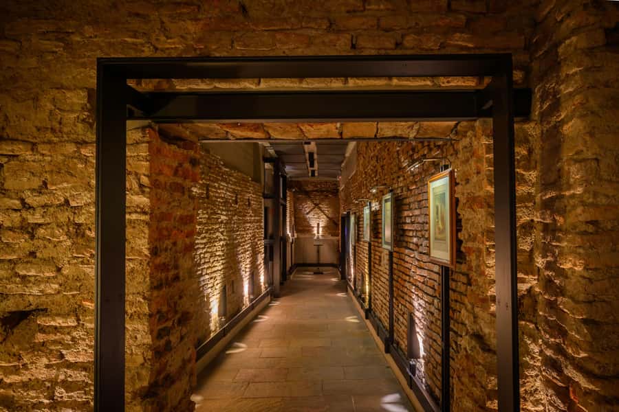Small-Group Walking Tour San Telmo Neighborhood - Museo Moderno and the shift toward contemporary Buenos Aires