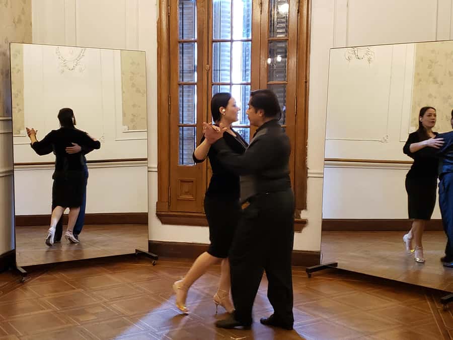 Tango Lesson in Buenos Aires with professional dancers - Key points at a glance