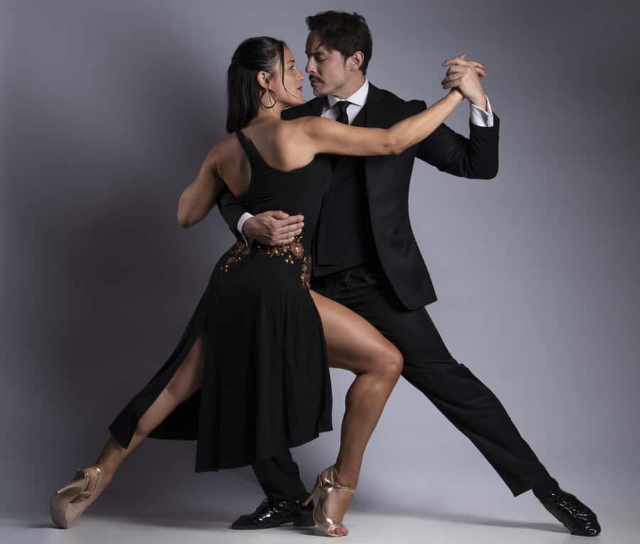 Tango Lesson in Buenos Aires with professional dancers - What the $120 private price delivers
