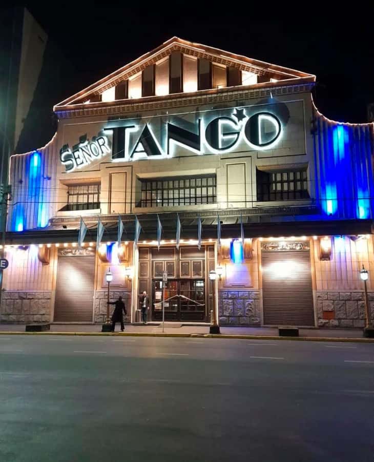 Tango Show at Señor Tango - Arriving by transfer or making your own way