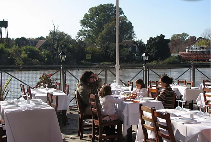 Tigre with Lunch overlooking the River and Navigation - Puerto de Frutos, Tigre’s riverside market
