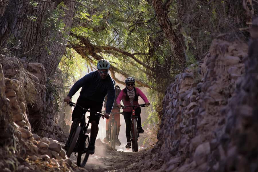 Tilcara: 2 hours cycling tour trough the rural area - Gravel roads, paths, and colorful hills