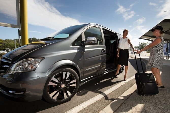 Transfer Buenos Aires Downtown Hotel to Domestic (AEP) or Cruise Terminal - Spanish-speaking drivers and practical communication