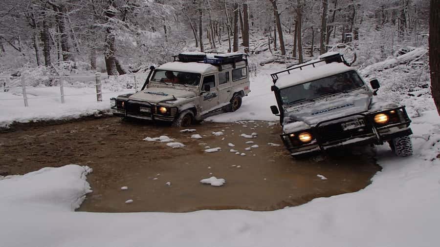 Ushuaia 4WD Off-Road Adventure: Hidden Lakes & Argentine BBQ - Who should book this outing?