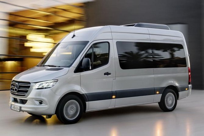 Ushuaia Airport Shared Transfer - Who should book this transfer?