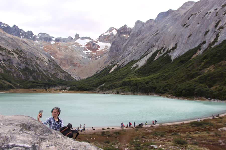 Ushuaia: Laguna Esmeralda Guided Trek with Box Lunch - Leaving Ushuaia for the Fuegian mountains