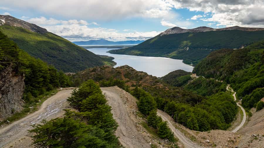 Ushuaia: Off-Road 4X4 Lakes Tour - Lake Escondido, a quiet valley stop