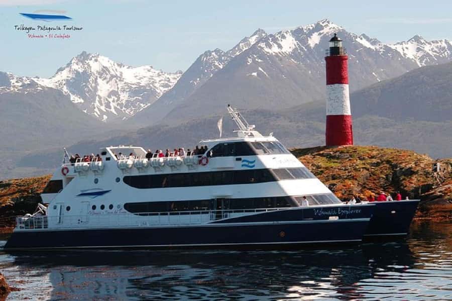 Ushuaia: Sailing Beagle Channel to the Penguin Colony - Les Eclaireurs Lighthouse, Ushuaia’s famous channel marker