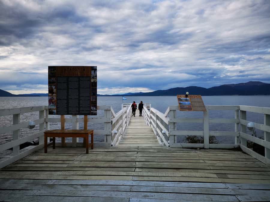 Ushuaia: Visit to Escondido and Fagnano Lakes PM - A country house with a useful local story